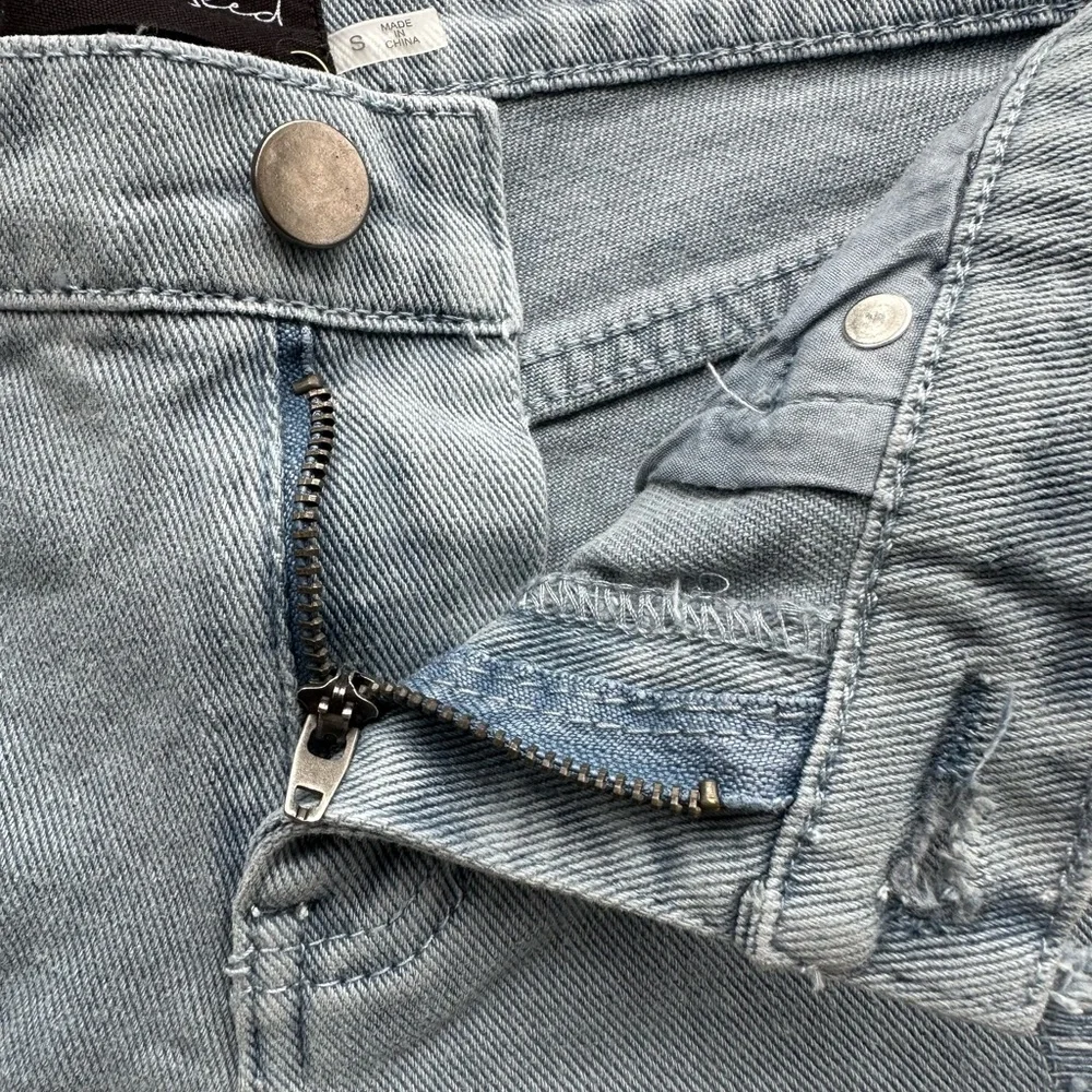 Mustard Seed Light Gray Distressed Denim Jean Shorts
